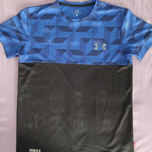 Under Armour short sleeve sports shirt, black and blue, size M