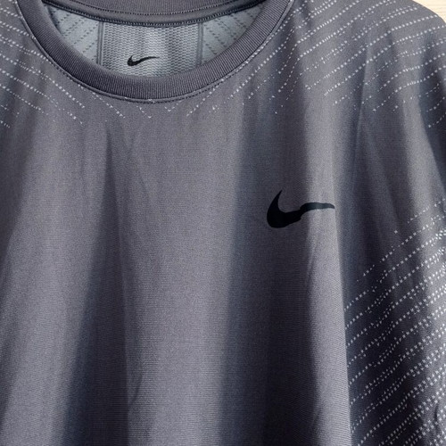 Nike T-shirt dark gray Large like new