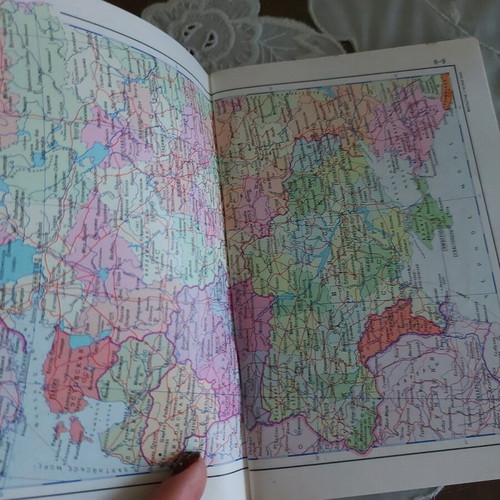 Pocket atlas used from 1981 in Russian language