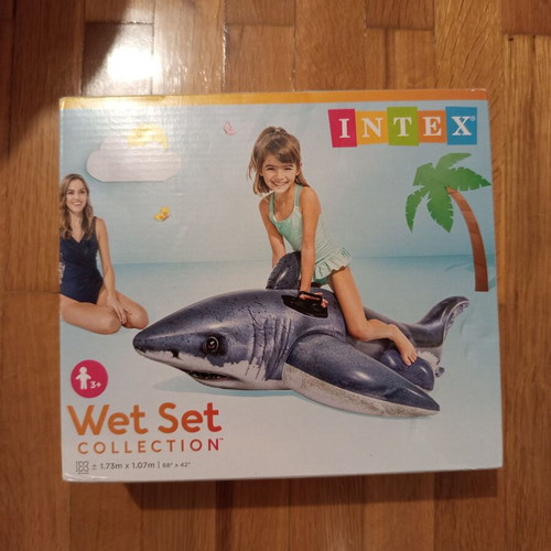 Beach toys like new set with Nerf Super Soaker and inflatable shark