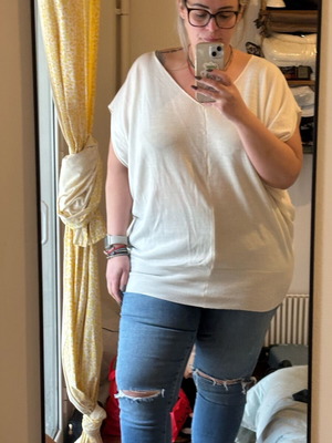 Mat short-sleeve sweater used, white and beige