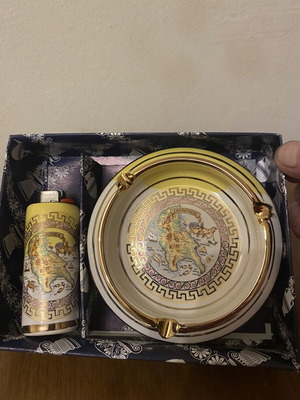 Vintage σετ Ζακύνθου με κεραμικό τασάκι και επαναγεμιζόμενο αναπτήρα