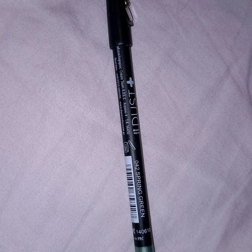 Green eye pencil Dust and cream like new