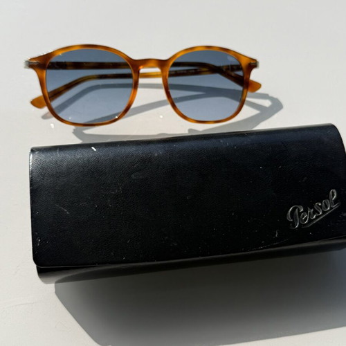Persol Vintage Sunglasses like new, classic tortoise with original case