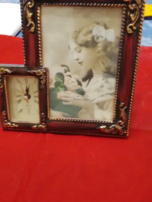 Vintage tabletop clock and photo frame