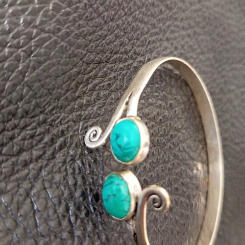 Bracelet with turquoise new