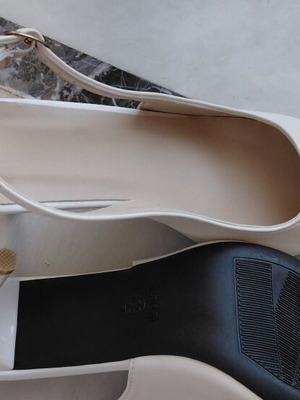 White women's pumps size 38, brand new