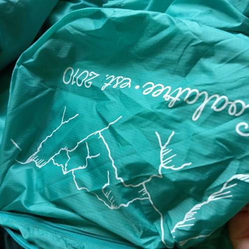 Koalatree sports and hiking jacket like new, size M