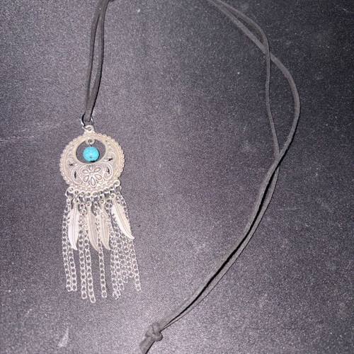 Necklace like new, black and gray accessory