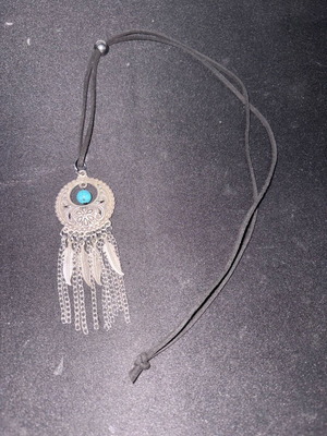 Necklace like new, black and gray accessory