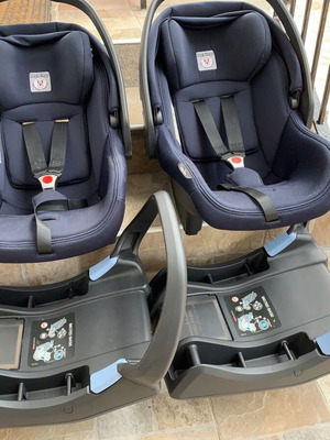 Peg Perego Primo Viaggio SL car seats like new, set of two with bases