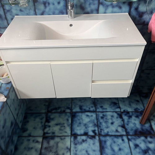 Bathroom furniture set used with white hanging base and porcelain sink