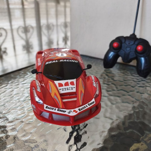 Remote control car like new, battery operated