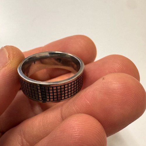Ring used in good condition, barely worn