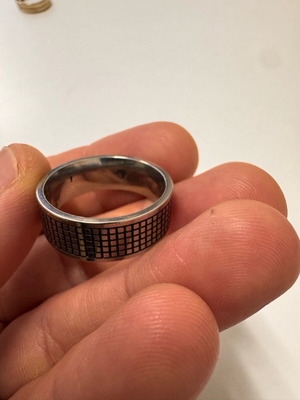 Ring used in good condition, barely worn
