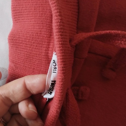 Bermuda shorts and T shirt used for 5 years old, white and red