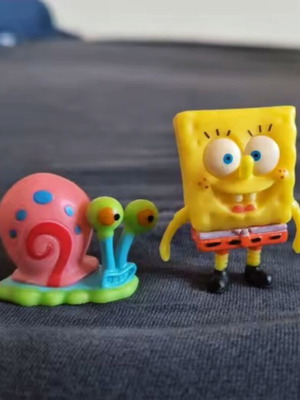 SpongeBob 6 figures new, pack