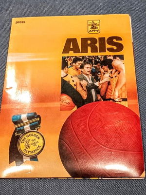 Aris sports collectible album like new