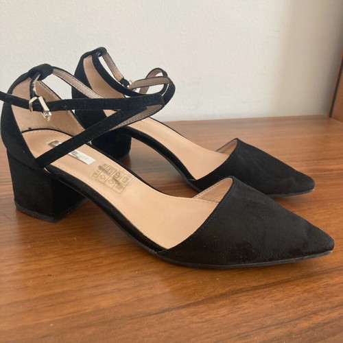 Black suede shoes like new, size 38