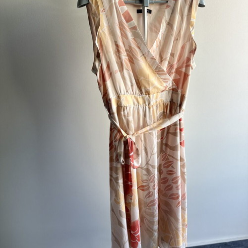 Comma floral dress with tie and zipper, like new, size XXL