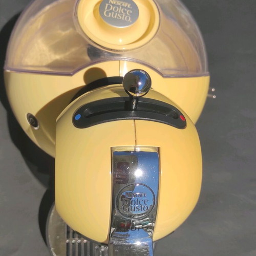 Dolce Gusto coffee machine used with yellowing
