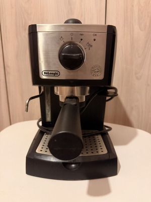 Delonghi Coffee Maker Espresso Machine like new