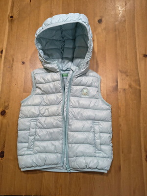 Αμανικό γιλέκο Benetton σαν καινούργιο, τιρκουάζ, μέγεθος 92 cm