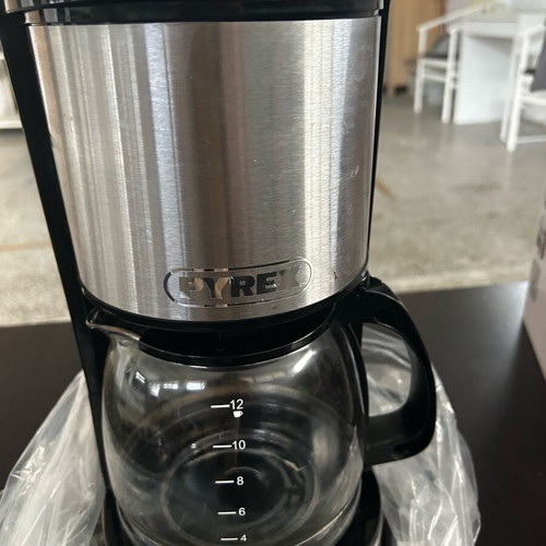 Coffee maker Pyrex like new with box