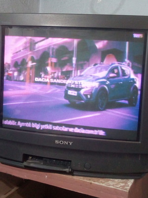 Sony KV-21M3D CRT color television used 21 inches