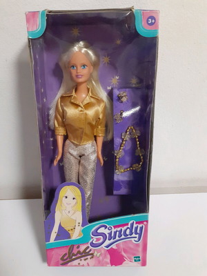 Sindy Chic (Hasbro) new, sealed