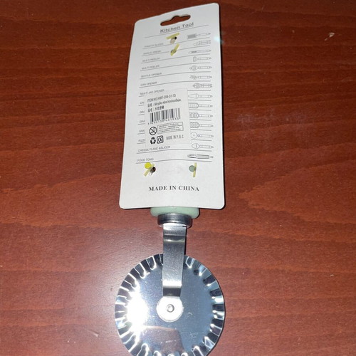 Dough and Pasta Cutter Wheel with Wavy Blade, Kitchen Tool