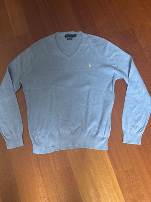 Ralph Lauren L V-neck sweater light blue like new