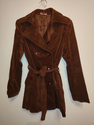 Velvet brown double-breasted coat with belt like new