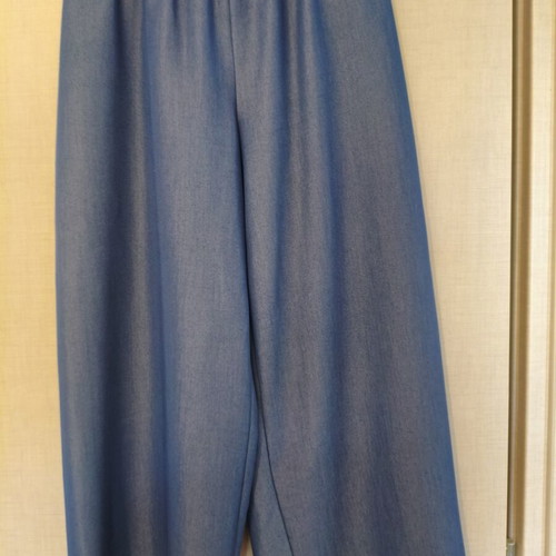 Women's zip culottes one size, soft denim fabric, like new