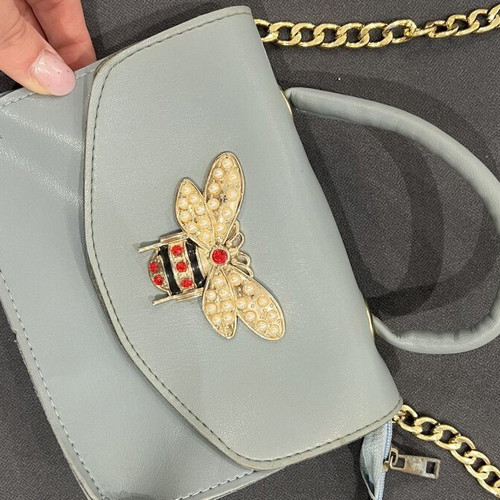 Bee crossbody bag used, blue color