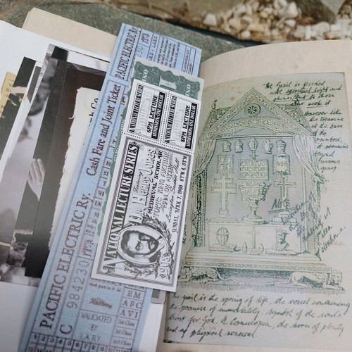 Indiana Jones set with holy grail and legendary diary new