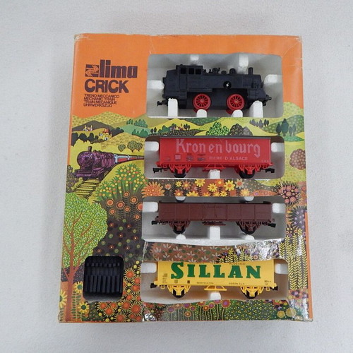 Lima Crick train set used, mechanical with 3 wagons and 10 tracks