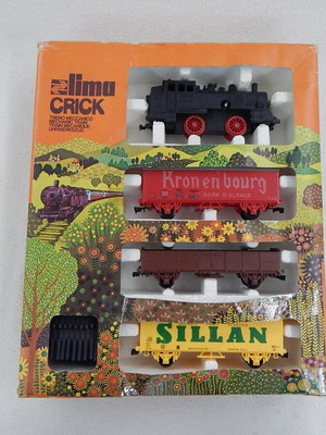 Lima Crick train set used, mechanical with 3 wagons and 10 tracks
