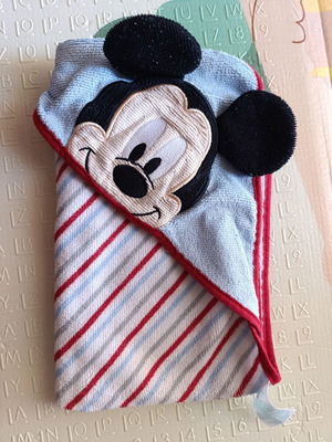 Baby bath towel like new