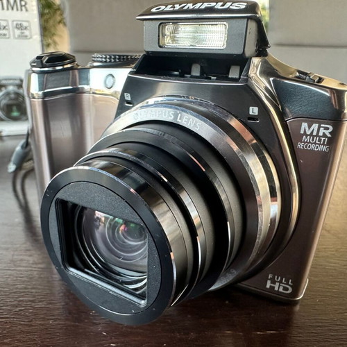 Olympus SZ31 Compact Zoom camera like new, 24x optical zoom