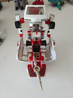 Transformers Diaclone Ambulance Ratchet μεταχειρισμένο με αξεσουάρ