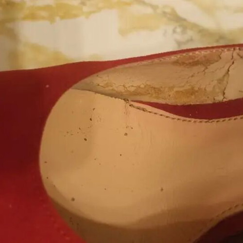 Stefania red suede pumps size 39 with ankle strap and double platform