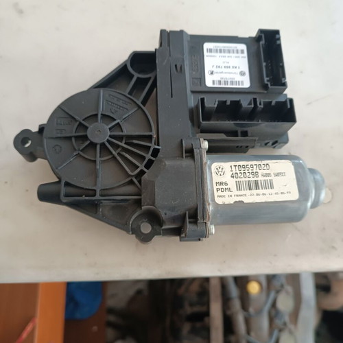 Front right window motor for Skoda Octavia '05-'08 like new
