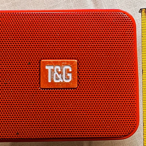 T&G Bluetooth Speaker 5W like new, red pocket size