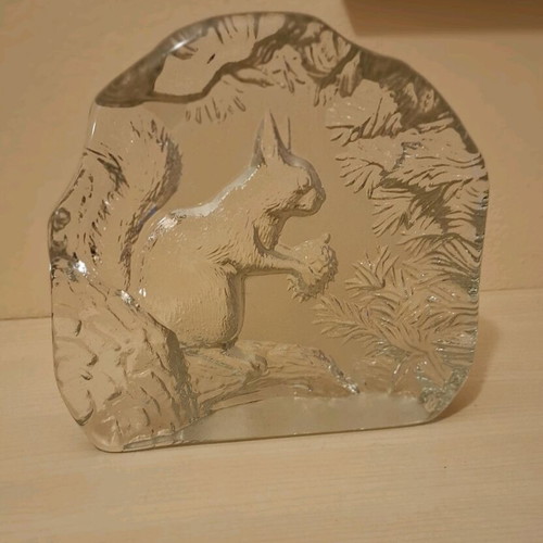Kosta Boda decorative paperweight like new with squirrel design