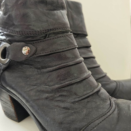 Pesaro Italian leather boots, insole 25cm, size 39.5