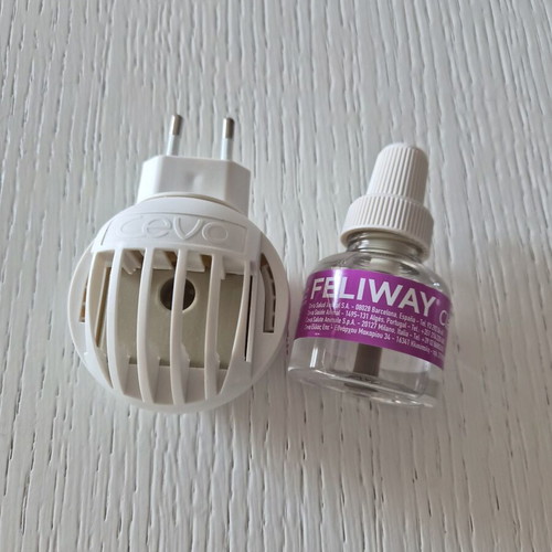 Feliway diffuser with device for 50-70 sqm