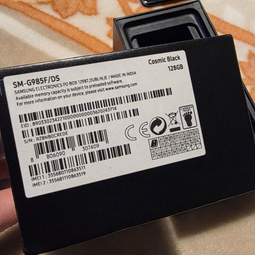 Samsung Galaxy S20+ Cosmic Black 128GB used with minor crack and scratch