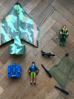 2 σετ GI Joe: flyingset , air commandos, skymate glider trooper + Mutt & Junk Officer & Attack Dog