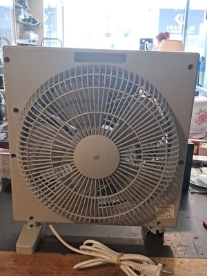 Primo fan used, one leg broken but stands normally